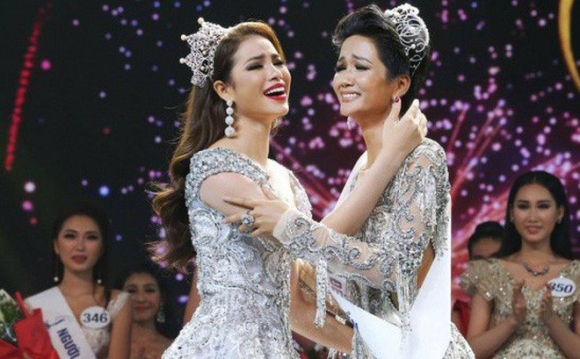 Vì sao HHen Niê xứng đáng với ngôi vị Hoa hậu Quốc dân hơn Phạm Hương? - Ảnh 1.