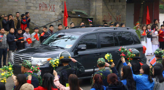 Siêu xe chở Chủ tịch Kim Jong Un vừa đến Việt Nam chống bom đạn siêu hạng cỡ nào? - 7