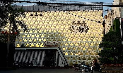 Đột kích bar lớn nhất Cà Mau phát hiện gần trăm dân chơi 'phê' ma túy