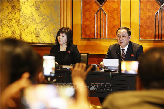 Ngoại trưởng Triều Tiên họp báo lúc 0 giờ tại khách sạn Melia - 1