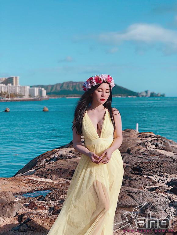 Xao xuyến với vẻ đẹp thơ mộng, quyến rũ của Angel Phạm tại Magic Bay Hawaii