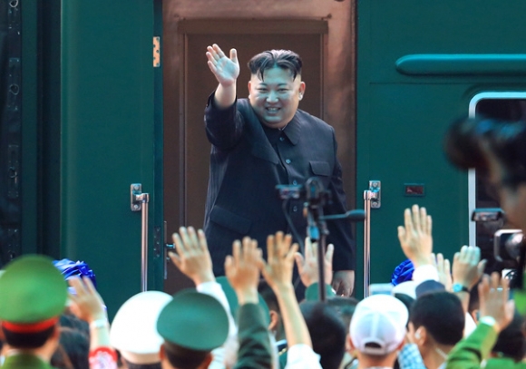 Ông Kim Jong un lên tàu về nước sau chuyến công du tại Việt Nam