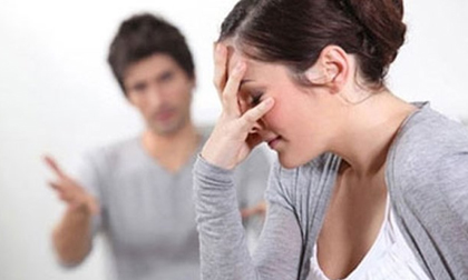 Uất ức tột độ khi chồng quỳ gối van tôi đến xin lỗi nhân tình