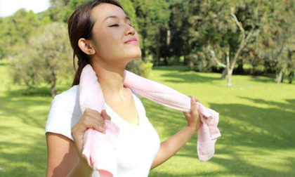 Những phụ nữ sống trường thọ thường có 5 đặc điểm này, bạn có mấy điều?