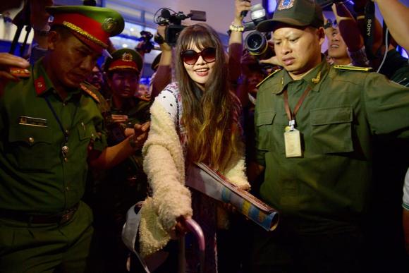 doan thi huong rang ro ve viet nam hinh anh 2