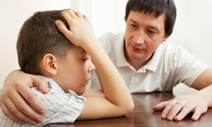 4 kiểu ông bố dễ làm hỏng con cái, cố gắng nuôi dạy trẻ cũng khó nên người