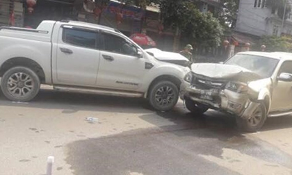 Nghệ An: Ghen tuông, đốt nhà, đâm vợ rồi lao thẳng ô tô vào xe 'tình địch'