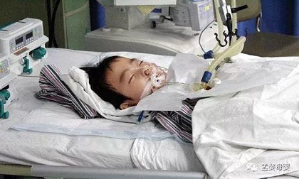 Bé trai đi ngủ bình thường rồi ngừng thở giữa đêm, bố mẹ đau đớn khi biết “kẻ sát nhân” bất ngờ này