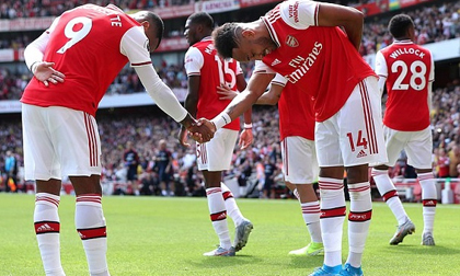 Song sát Aubameyang - Lacazette lên tiếng, Arsenal chào sân Emirates bằng chiến thắng nhọc