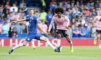 Tân binh tỏa sáng, Chelsea vẫn bị Leicester cầm hòa ngay trên sân nhà