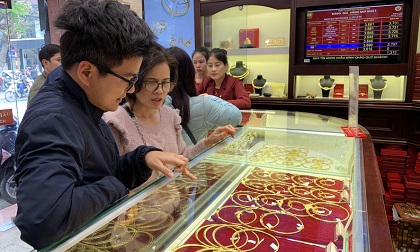 Giá vàng hôm nay 22/8, thời điểm quan trọng, rập rình tăng giá