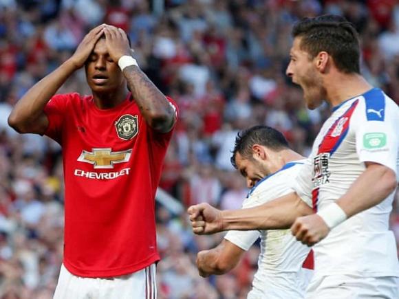 Rashford đá hỏng penalty, MU thua sốc Crystal Palace ngay tại Old Trafford