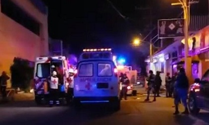 Quán bar cháy phừng phừng vì hứng bom chai, 23 người chết thảm