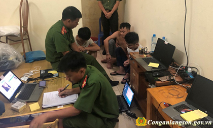 Bắt 11 người Trung Quốc sang Việt Nam lừa đảo qua mạng