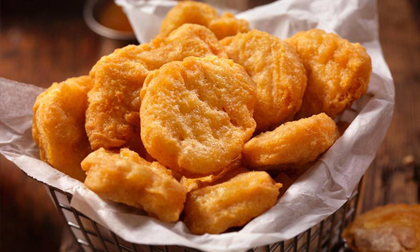 Những thực phẩm không lành mạnh nhưng nhiều cha mẹ tưởng vô hại nên để con ăn 'thả phanh'
