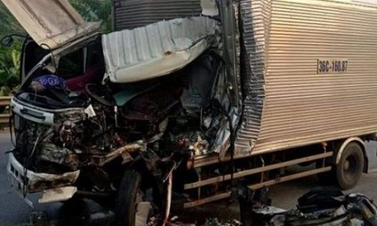 Thanh Hóa: Tông vào xe đỗ bên đường, tài xế xe tải tử vong