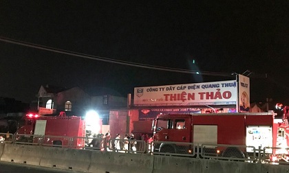 Cháy lớn cửa hàng thiết bị điện ở Bình Thuận
