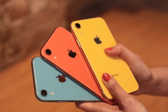 iPhone XR khóa mạng ồ ạt về Việt Nam, giá hơn 8 triệu đồng