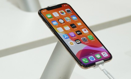 iPhone 11 chính hãng bán ở Việt Nam, giá máy xách tay chạm đáy