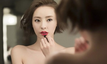 Phụ nữ có 4 đặc điểm này thì 'có cho vàng' đàn ông cũng không dám phản bội
