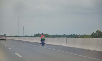 Sốc: Nghe lời Google Maps, hơn 5.000 xe máy chạy vào cao tốc TP. HCM-Dầu Giây