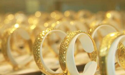 Giá vàng hôm nay 14/1: Vàng tiếp tục giảm mỗi lượng gần nửa triệu đồng