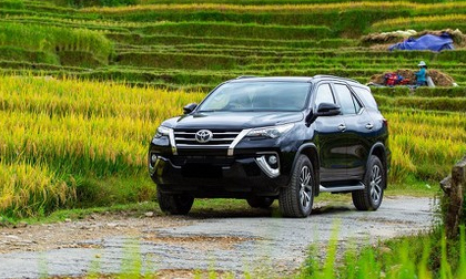 Loạt xe Toyota giảm giá mạnh sau Tết Nguyên đán: Fortuner giảm 85 triệu