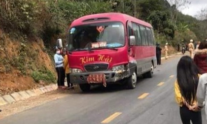Cặp vợ chồng và con nhỏ tử vong thương tâm sau tai nạn giao thông ở Sơn La