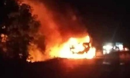 Gia Lai: Kinh hoàng chiếc xe bồn chở 12 ngàn lít xăng bốc cháy dữ dội