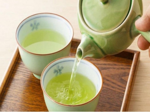 Sai lầm khi uống trà khiến bạn rước độc vào người, bủn rủn chân tay vì say trà