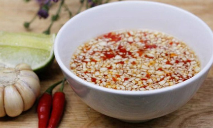 'Công thức vàng' pha nước chấm tỏi ớt ngon xuất sắc, đảm bảo chấm món gì cũng hợp vị