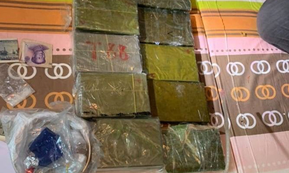 Đánh sập đường dây ma túy khủng tại TP.HCM, thu giữ 50 bánh heroin và 35kg ma túy đá
