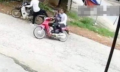 Gây tai nạn xong, quay lại xem thấy nạn nhân đã tử vong, 2 người đàn ông bỏ trốn