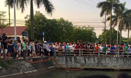 Hai bác cháu tại Hà Nội tử vong thương tâm do bị nước cuốn vào gầm cầu trong lúc đi bơi