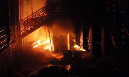 Cháy 6 căn nhà trong đêm ở Đồng Nai