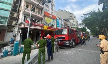Xác định nguyên nhân vụ nổ khiến 3 người bị thương, nhiều ngôi nhà bị hư hỏng ở Hà Nội
