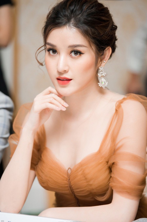 Á hậu Huyền My lọt đề cử Top 100 gương mặt đẹp nhất thế giới 2020: 'Tôi hài lòng về nhan sắc của mình'