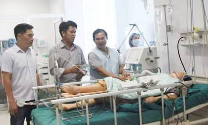 Vụ tai nạn 10 người thương vong: Vợ nguy kịch, chồng bất lực không có tiền chuyển viện