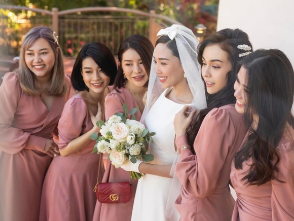 Bạn thân tiết lộ hình ảnh hiếm hoi của Tóc Tiên trong đám cưới: Nhan sắc cô dâu nổi bật và xinh đẹp