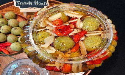 Cách làm sấu ngâm mắm tỏi ớt ngon ngất ngây, làm một lần ăn cả năm