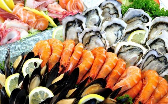 Ăn hải sản đừng dại kết hợp với những thực phẩm này, kẻo chất bổ hóa thành xyanua, nhập viện tức thì