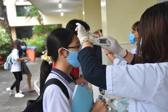 Thi tốt nghiệp THPT: Căng thẳng, âu lo bước vào môn thi ngữ văn - Ảnh 12. Thi tốt nghiệp THPT: Căng thẳng, âu lo bước vào môn thi ngữ văn - Ảnh 12.