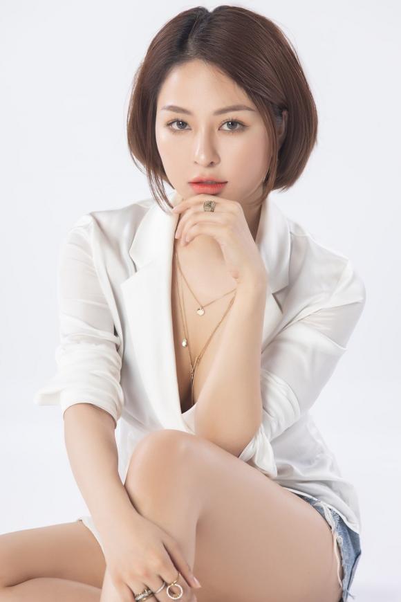 Hot girl Trâm Anh khoe vẻ đẹp sexy, mơn mởn trong bộ ảnh mới