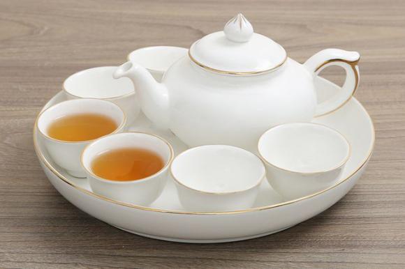Uống trà thế này chẳng khác nào uống... thuốc độc