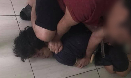 Hà Nội: Nghịch tử nghi 'ngáo đá' dùng dao sát hại mẹ ruột dã man tại chung cư