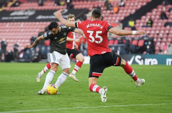 Cavani ghi 2 bàn giúp MU thắng ngược Southampton - 2