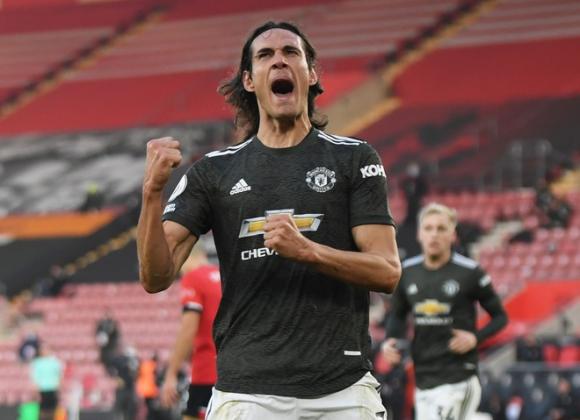 Cavani ghi 2 bàn giúp MU thắng ngược Southampton