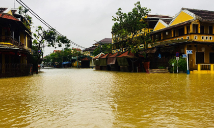 Mưa lớn, thủy điện xả lũ, nhiều nơi ở Quảng Nam ngập lụt