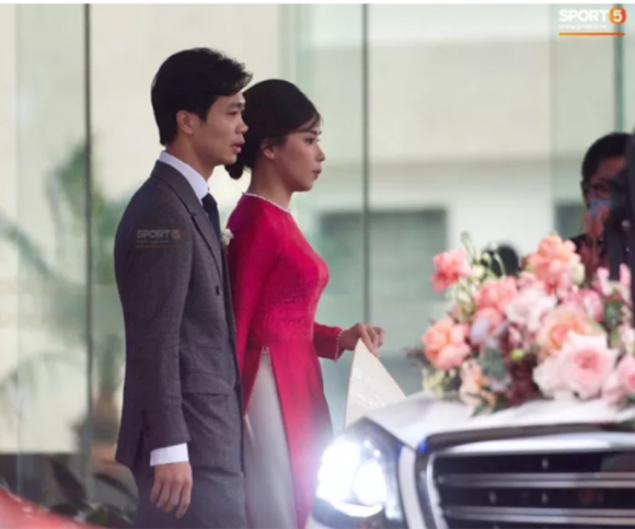 Công Phượng đón dâu bằng siêu xe Mercedes Maybach, đoàn nhà gái 50 người từ TP. HCM đưa Viên Minh về nhà chồng 1