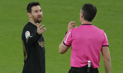 Barca thua đội mới lên hạng